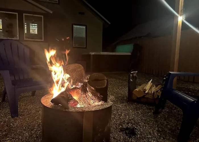 Close To Hiawatha Tr And Biking With Hot Tub