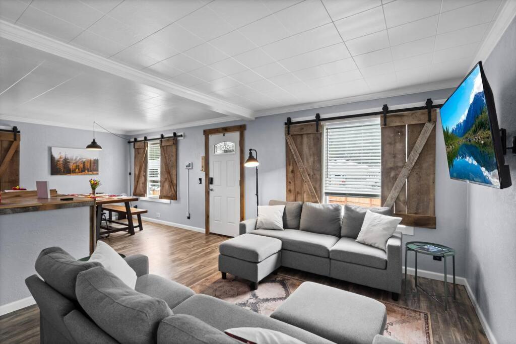 Close To Hiawatha Tr And Biking With Hot Tub Holiday home *