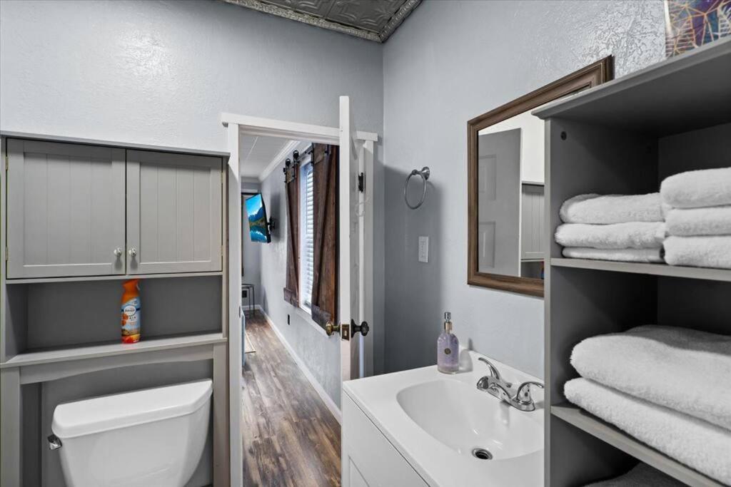Close To Hiawatha Tr And Biking With Hot Tub Holiday home