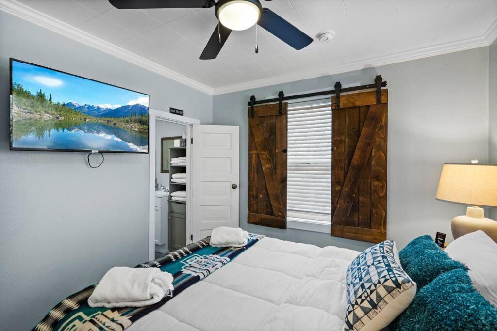 Close To Hiawatha Tr And Biking With Hot Tub Holiday home Wallace