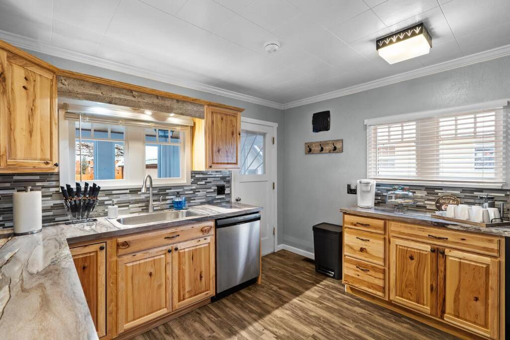 Close To Hiawatha Tr And Biking With Hot Tub Holiday home